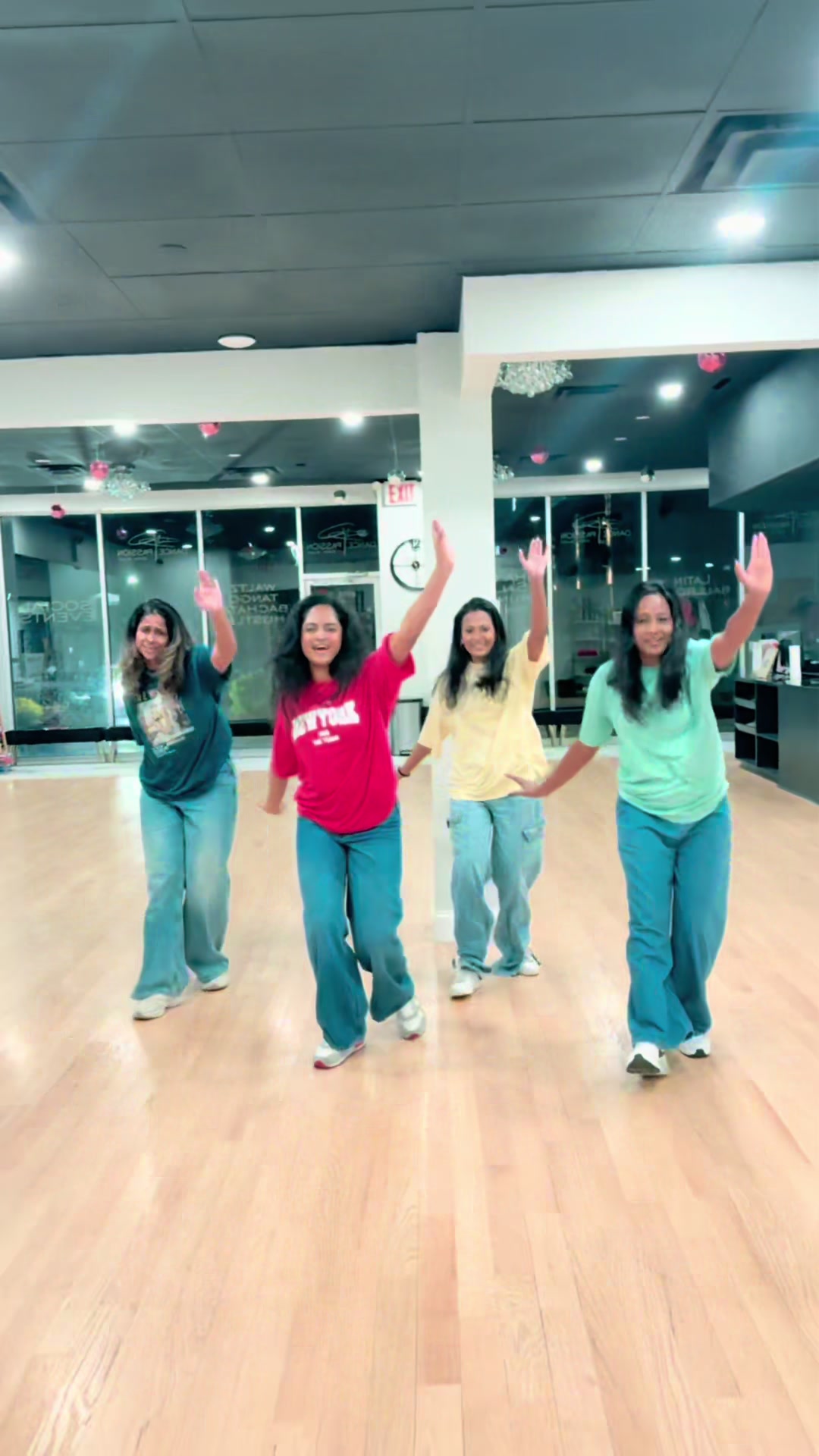 @Team love dance 💃🏻❤️