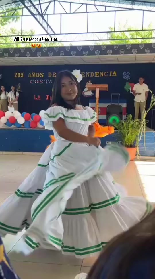 @Jenny G&oacute;mez