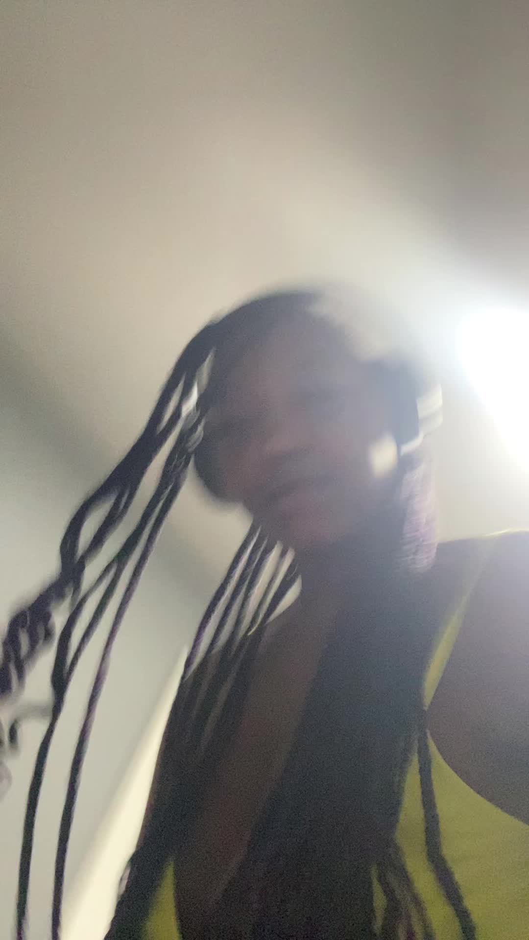 @liyah👩🏽&zwj;❤️&zwj;💋&zwj;👩🏾