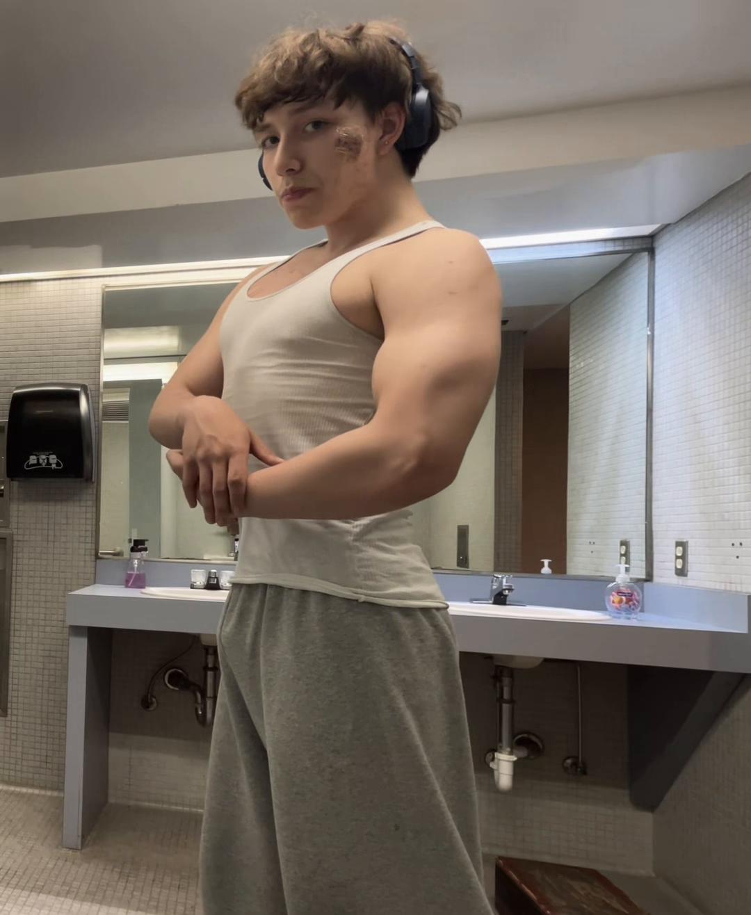 @Dy