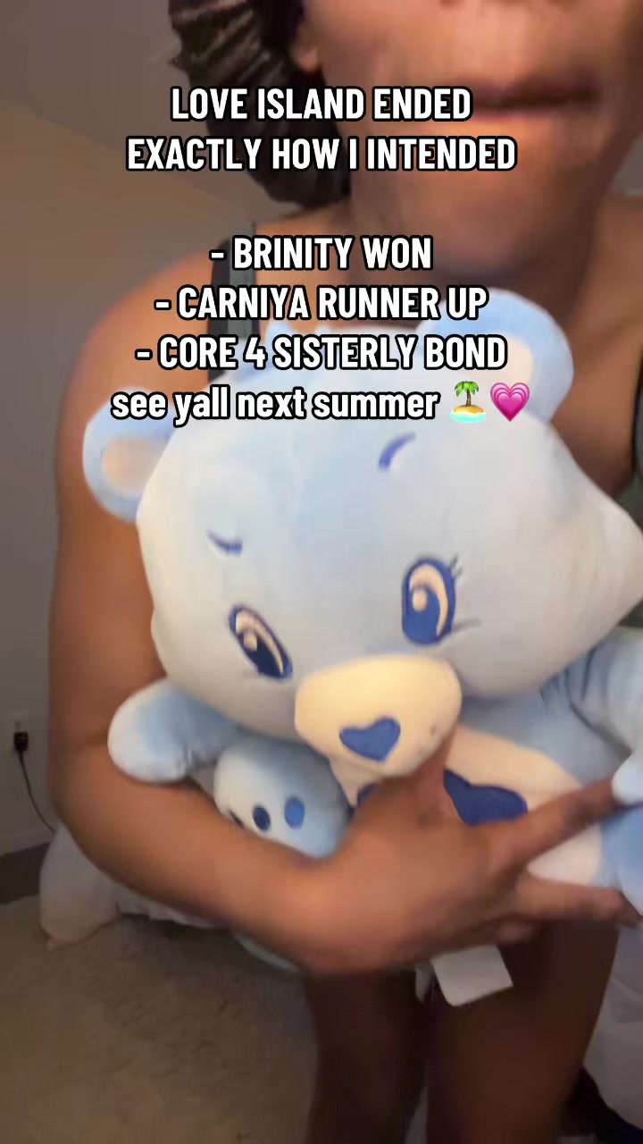 @zoriitheblonde