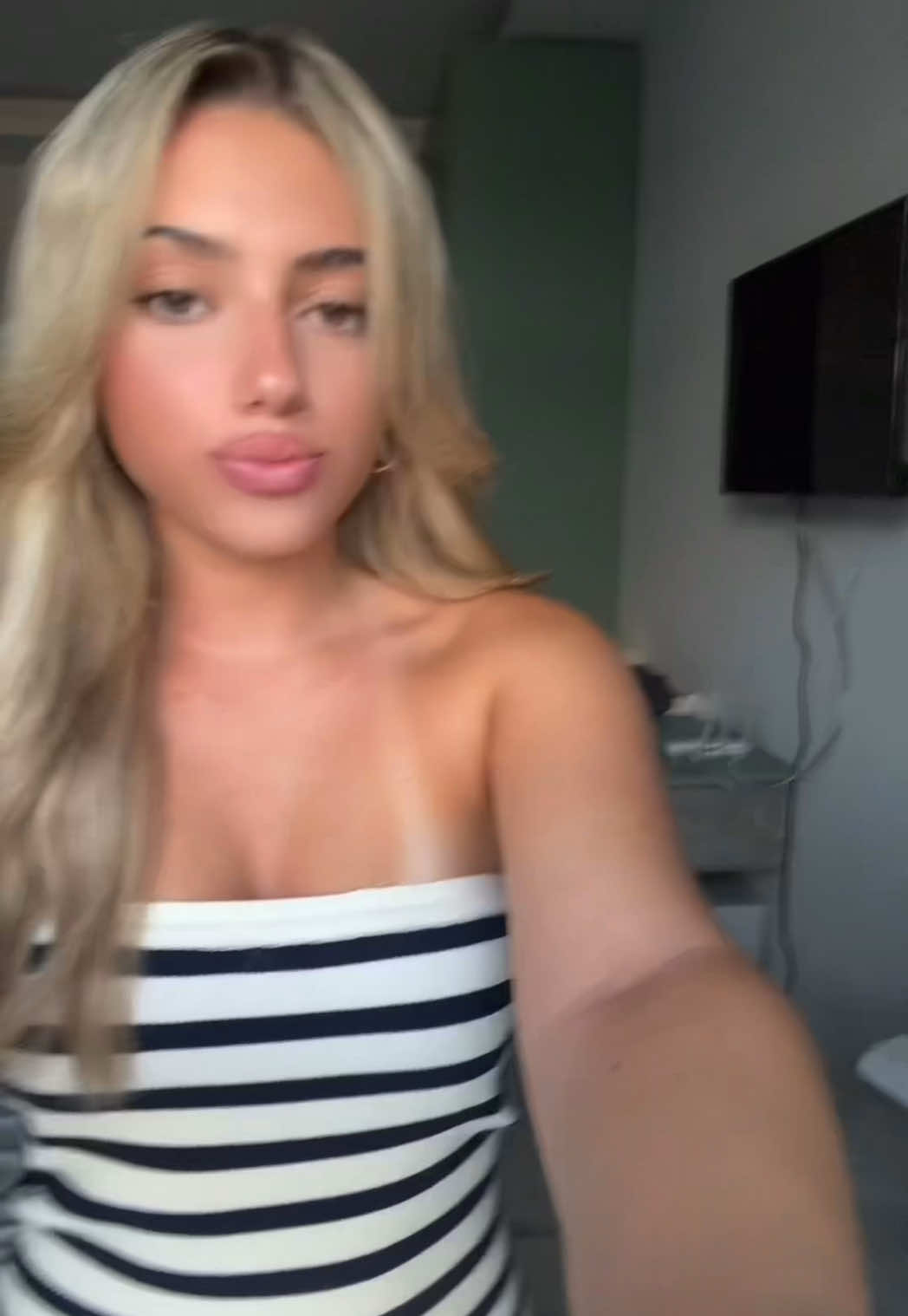 @anika