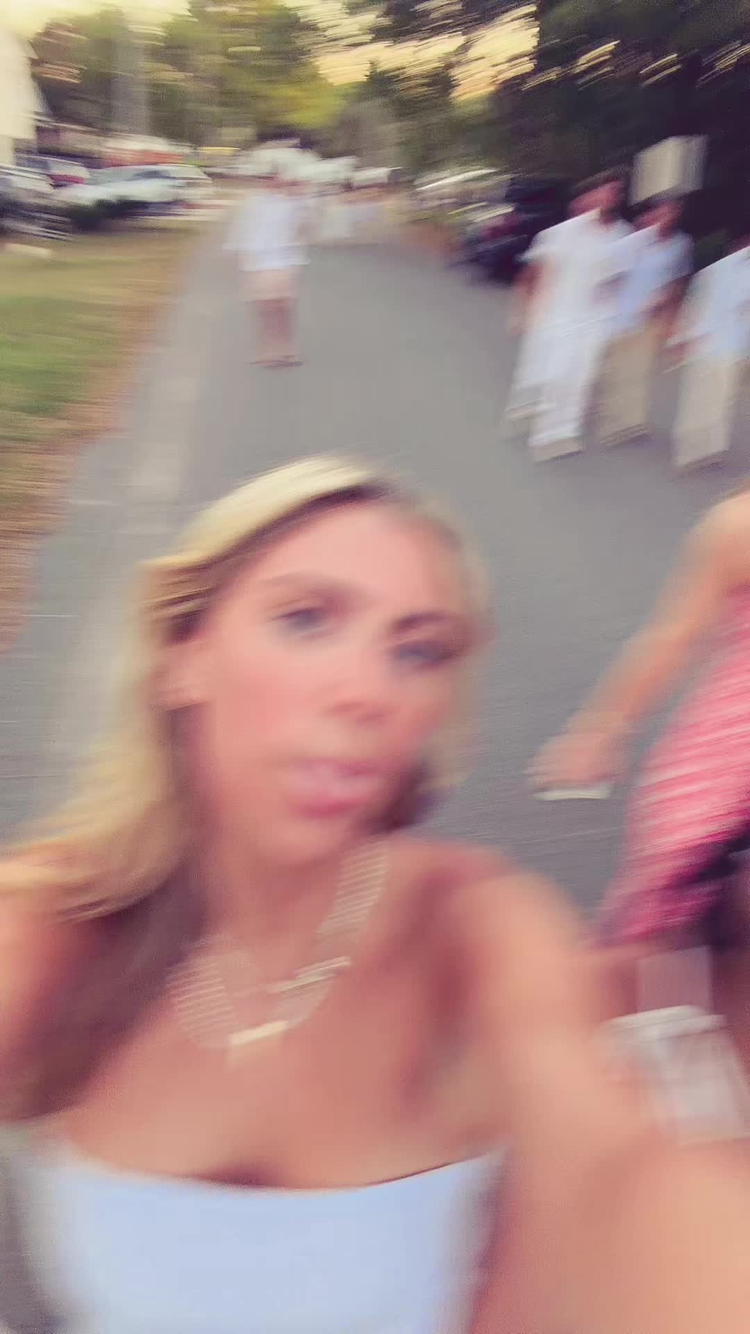 @chloe