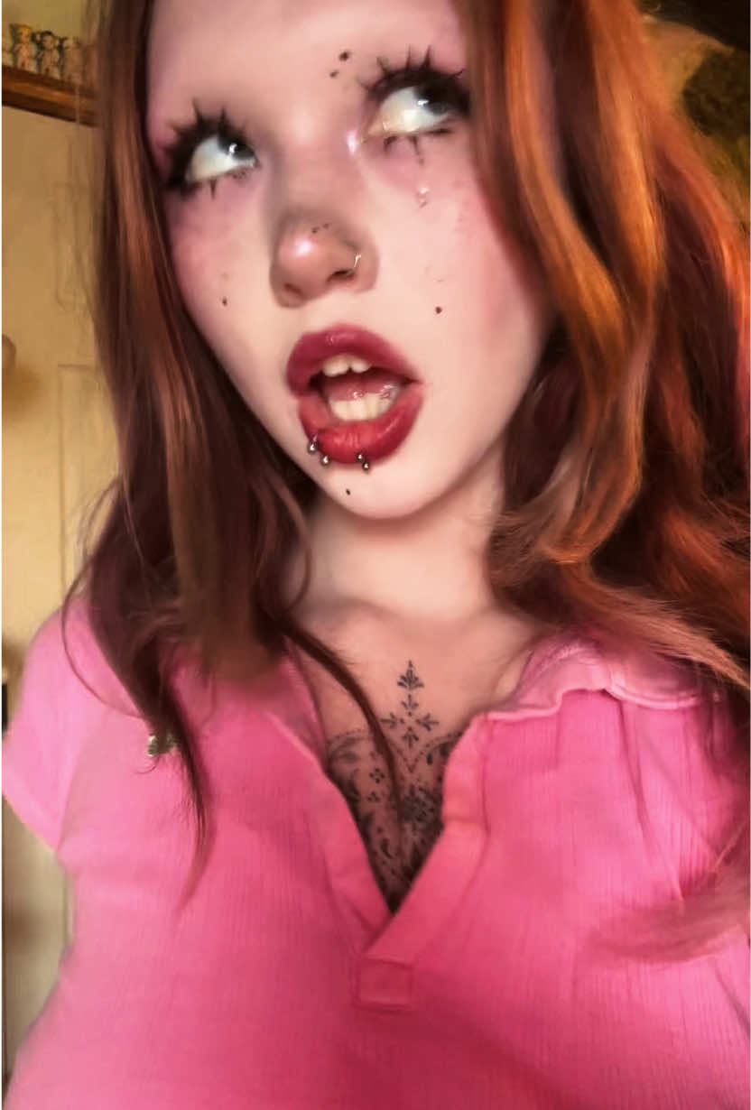 @scarlett ˚₊✩‧₊