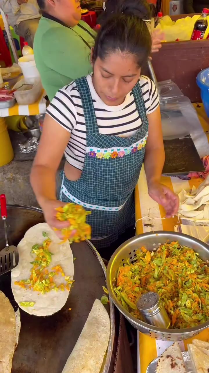 @tolucastreetfood