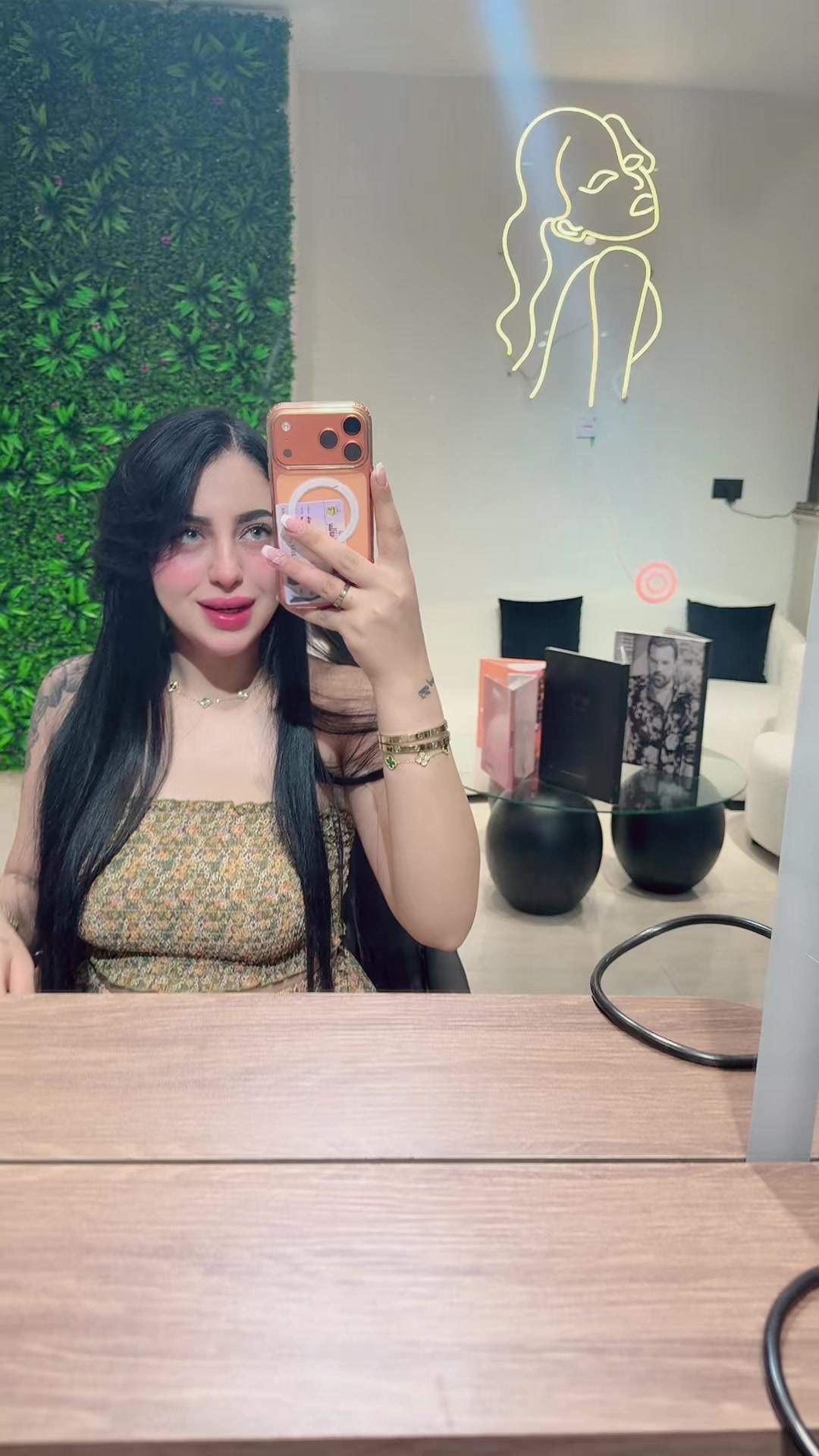 @بنت الحاج 🤑👑
