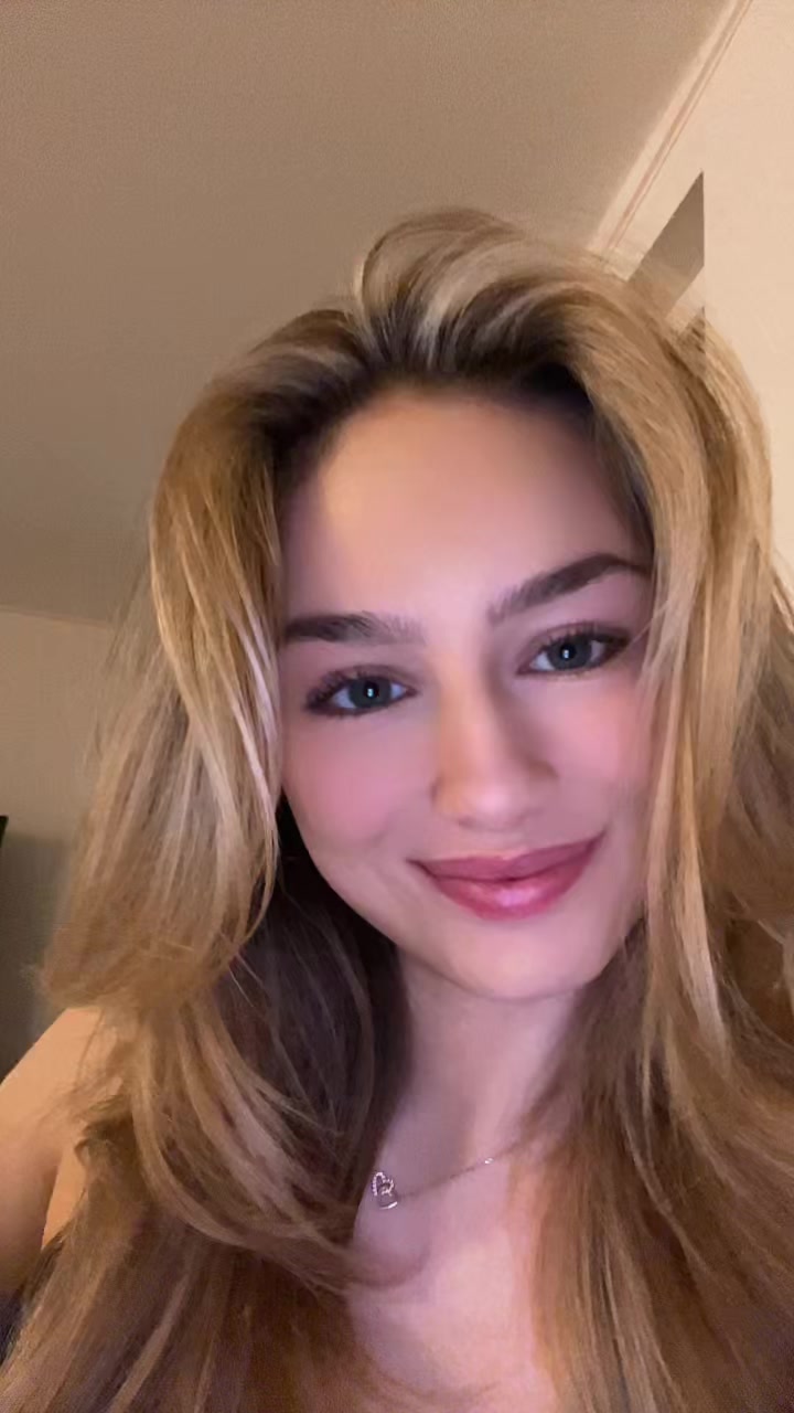 @_larawsn