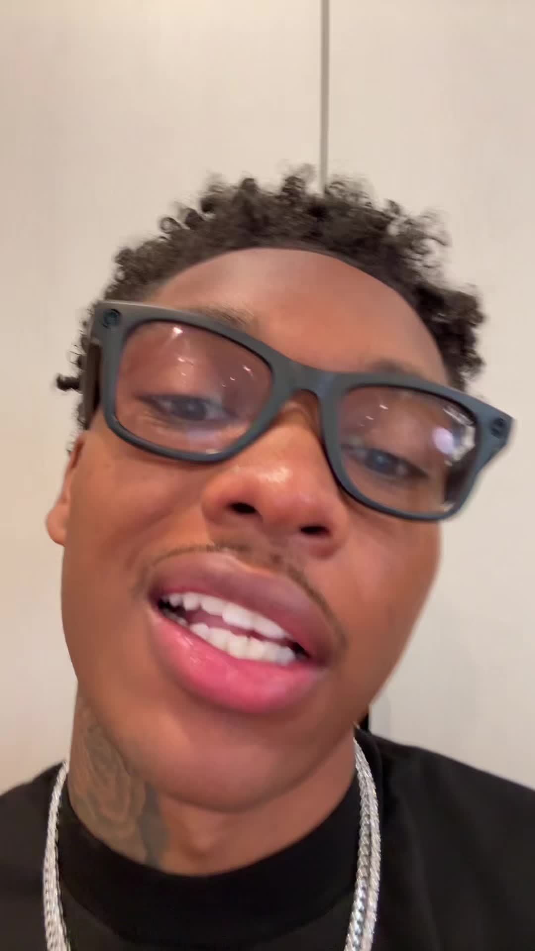 @curlyhairbob