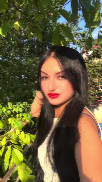 @Burcu yıldız ✨