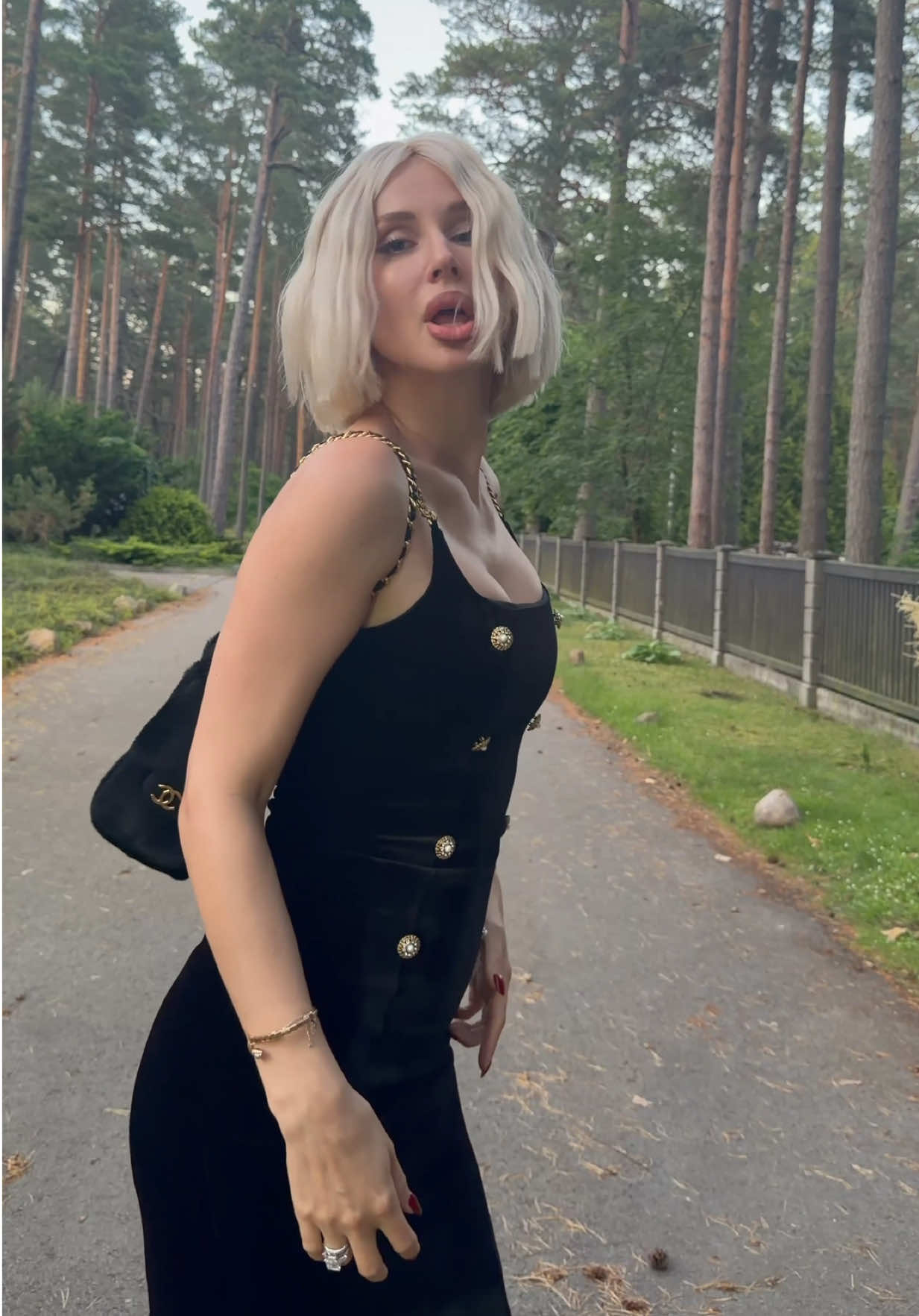 @LOBODA