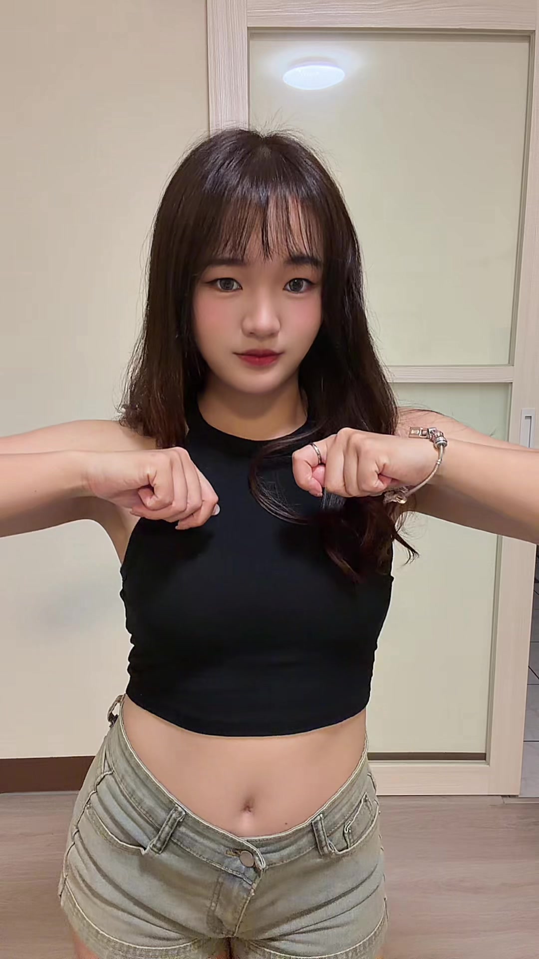 @被咬一口的衣服