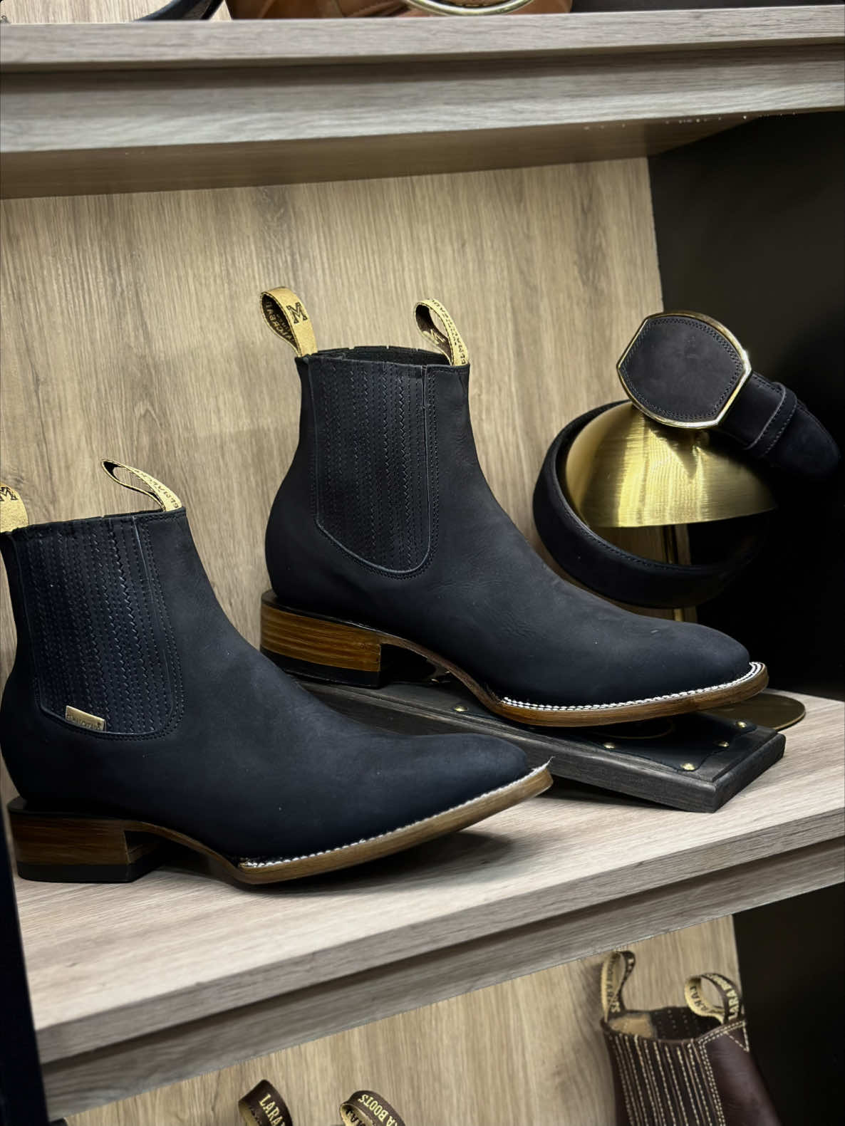 @Botas Lara boots