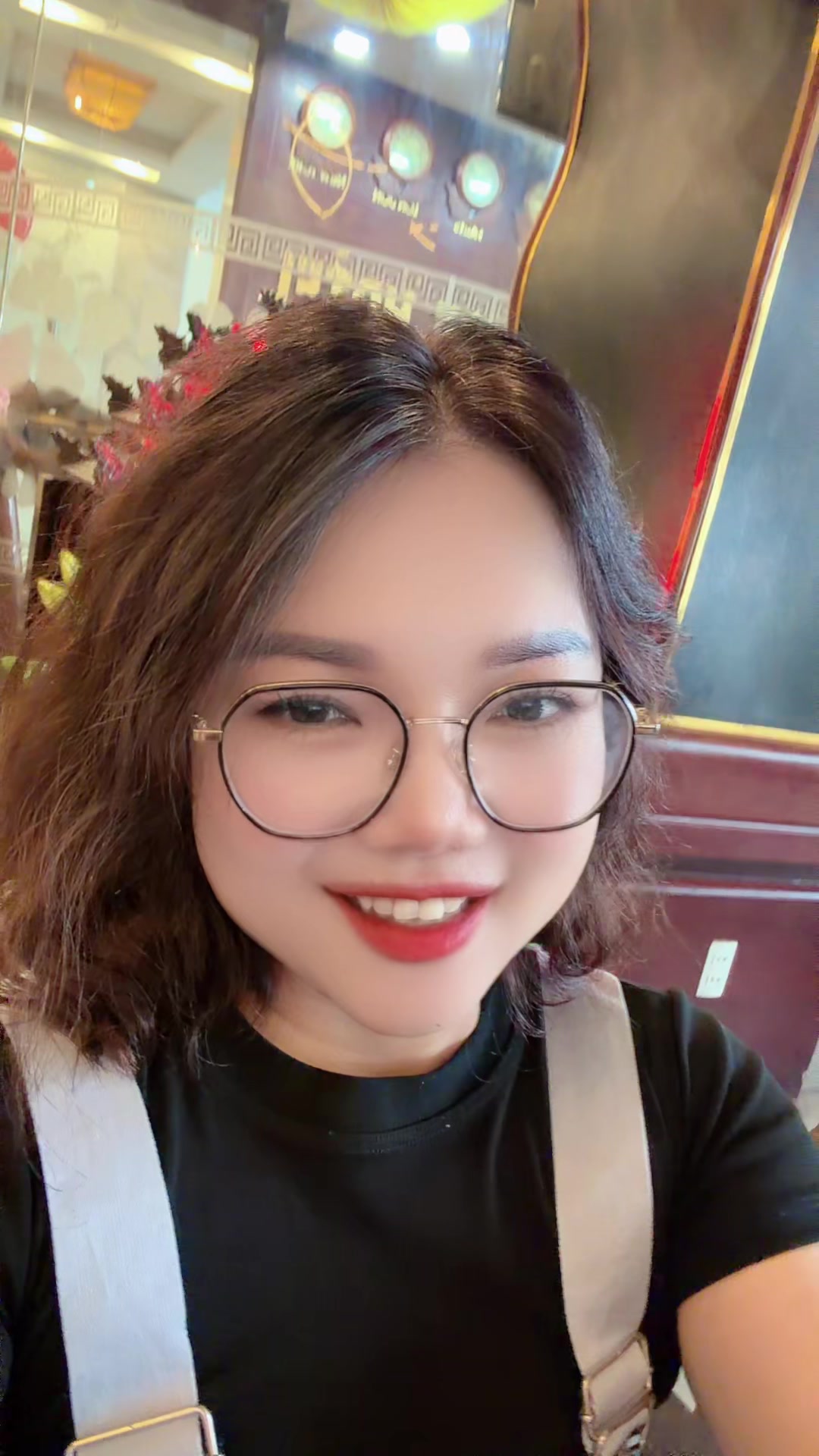 @Hằng Moon 💫