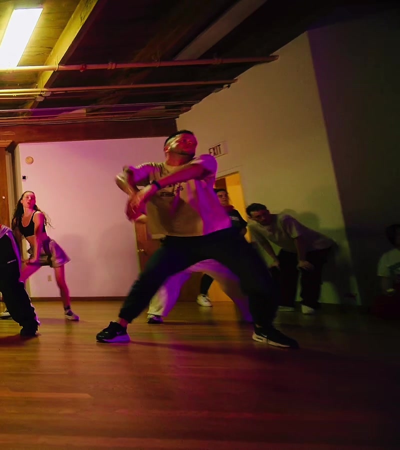 @alexmolledance