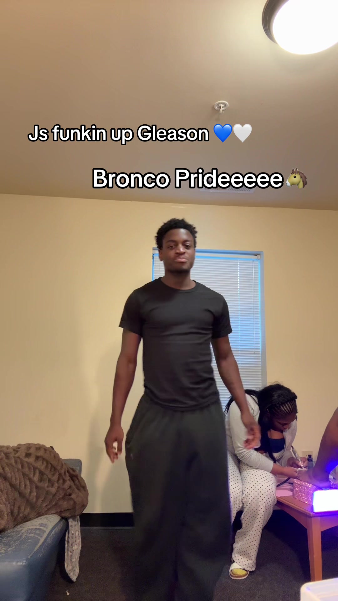 @Half🧍🏿Half🐴