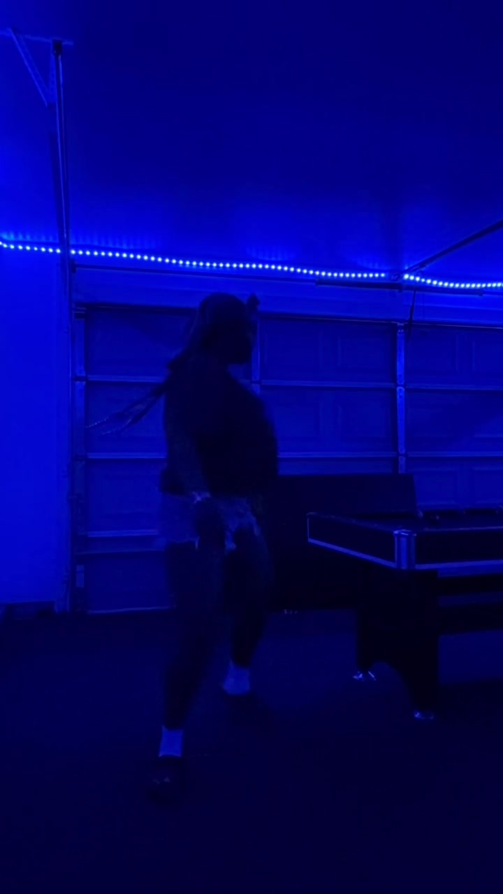 @👩🏾🎤🐐