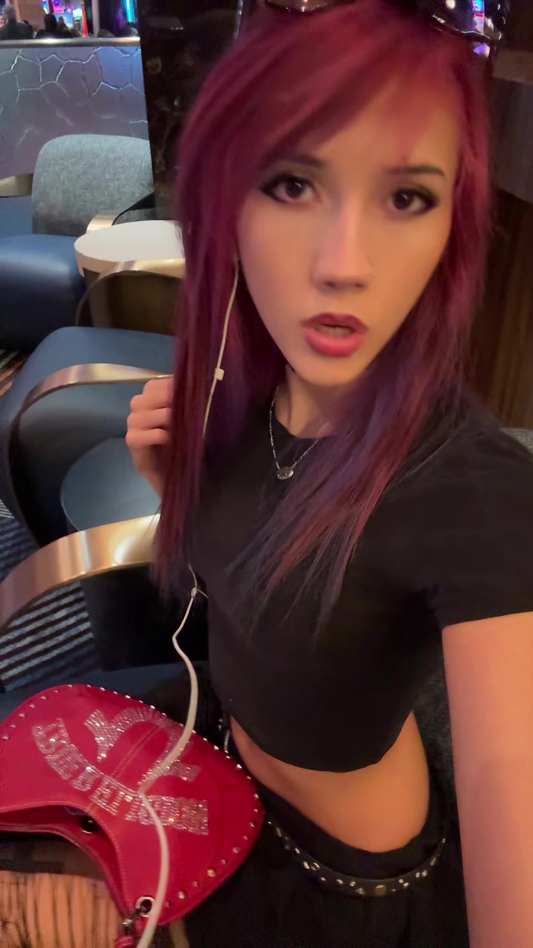 @🧟&zwj;♀️