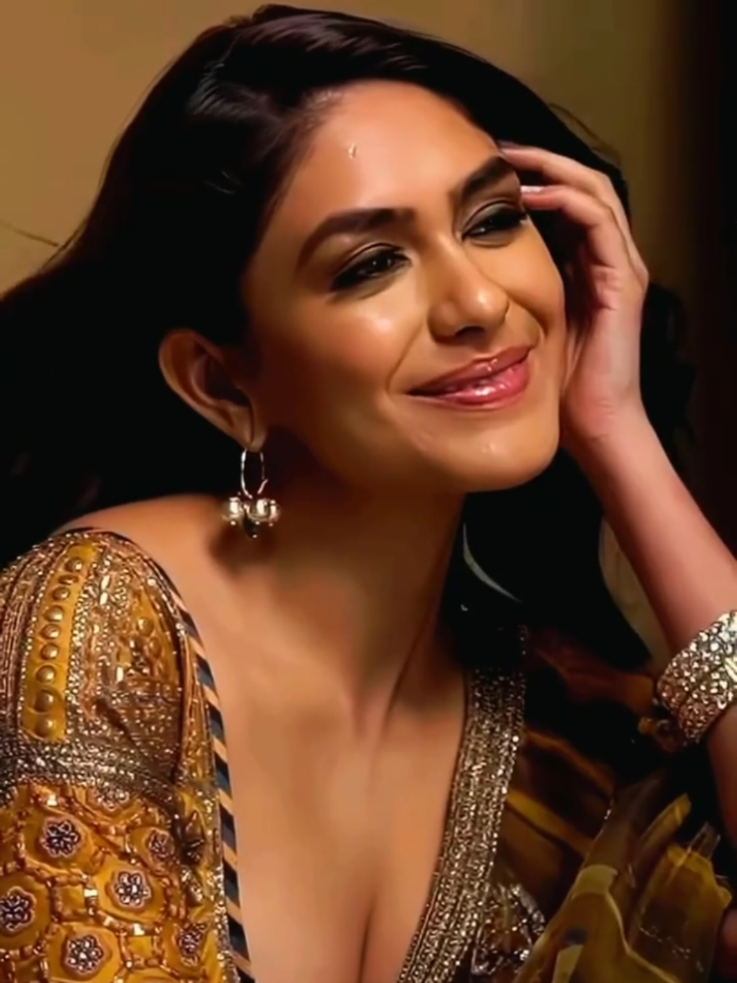 @Mrunal Cuteness 💋💗