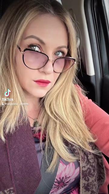 @Angelina__Dion96