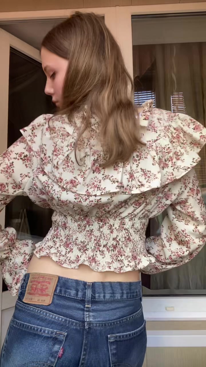 @thelanamog