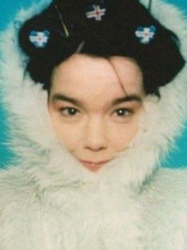 @🎃Björk🎃