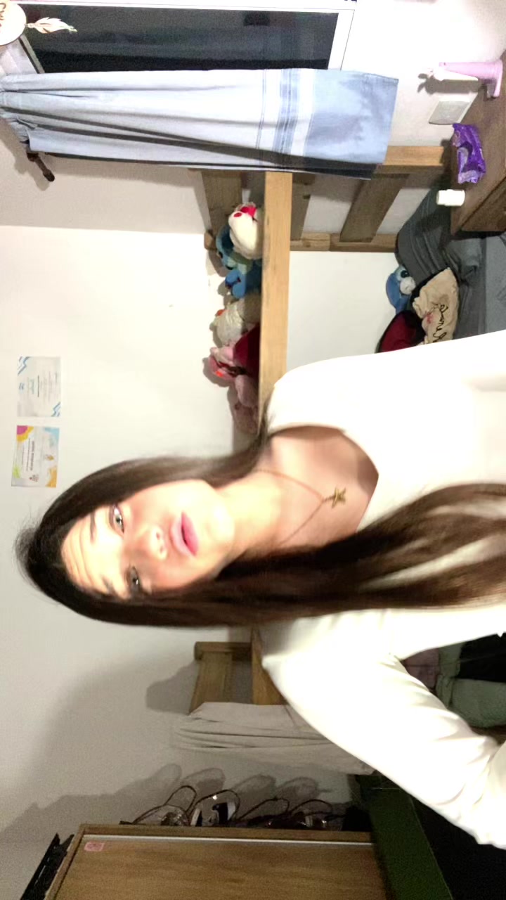 @𝓻𝓮𝓮🖤