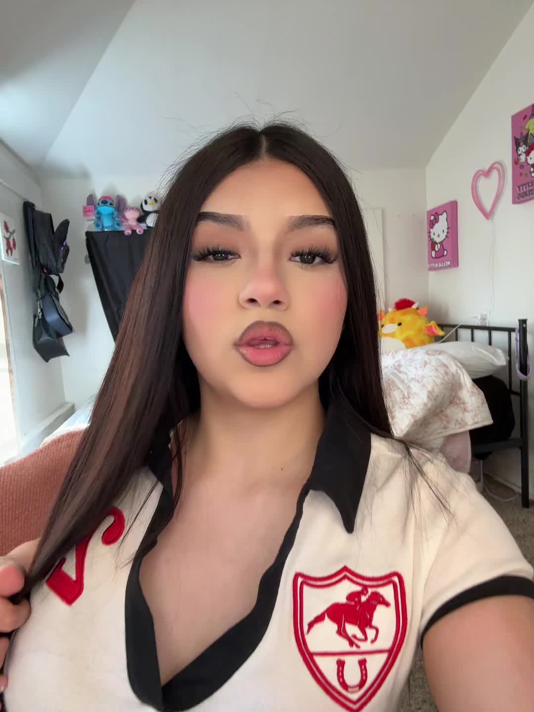 @Valeskka_.