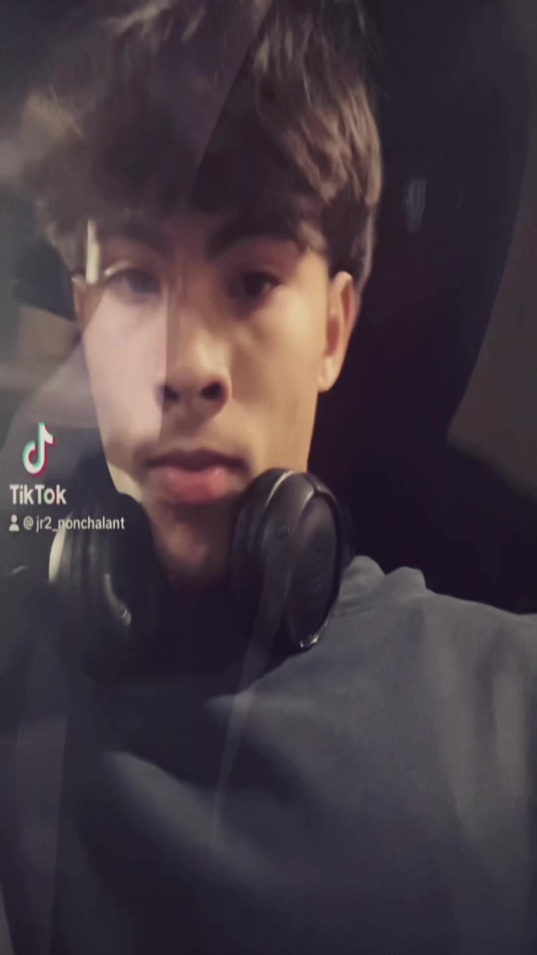 @￼