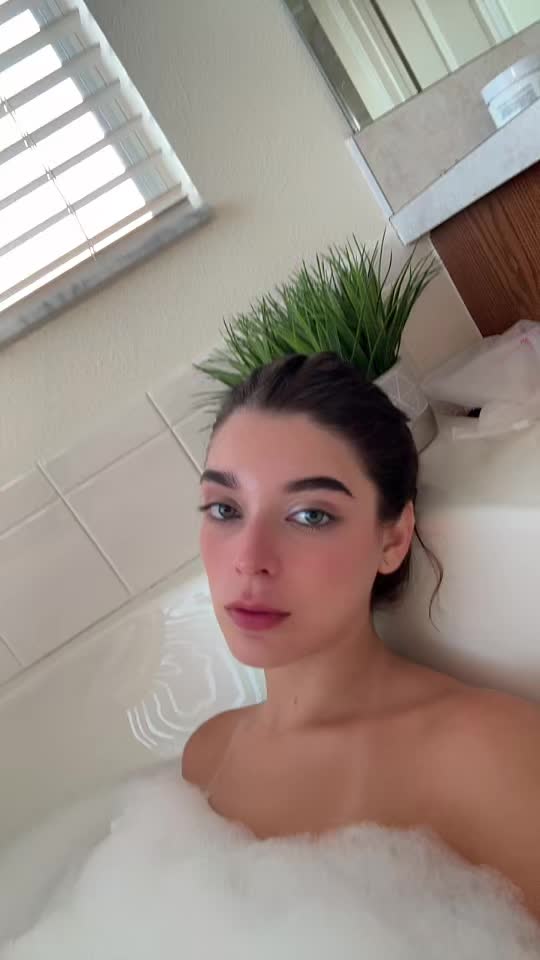 @Lara Bauer