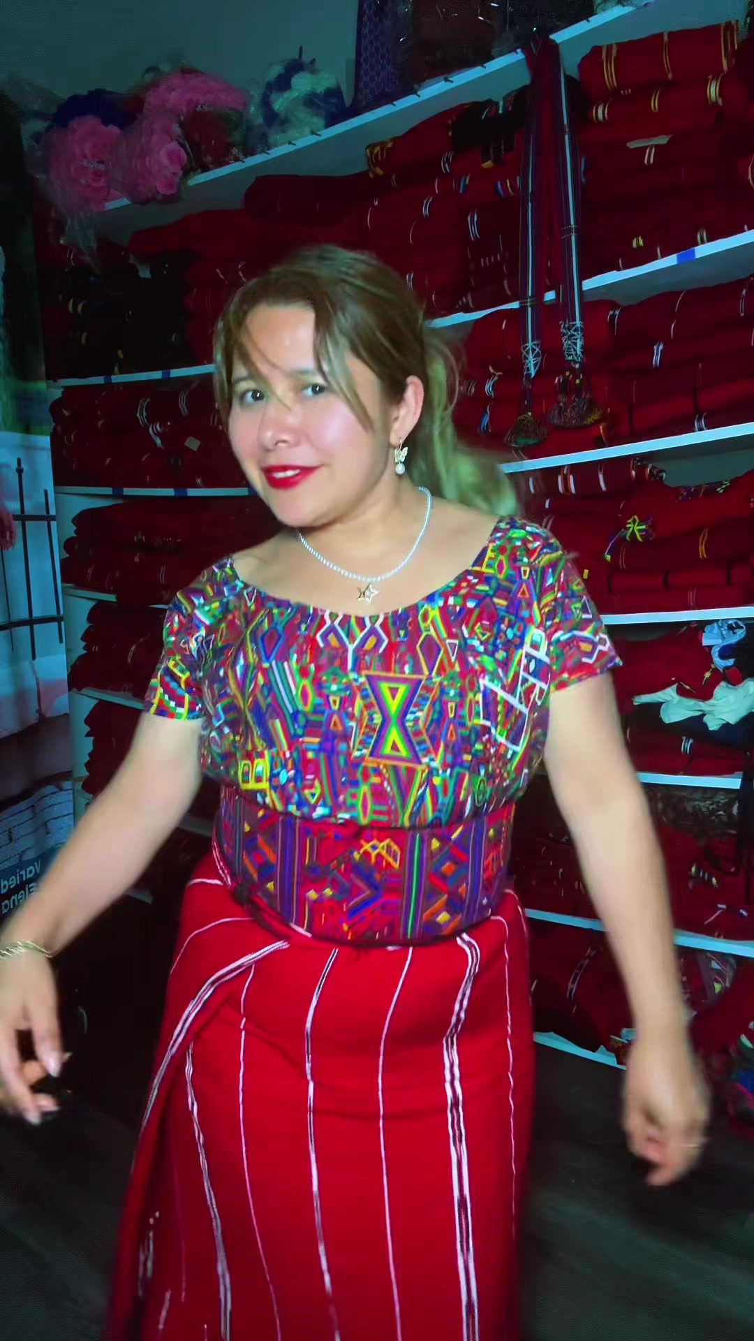 @Elena De León
