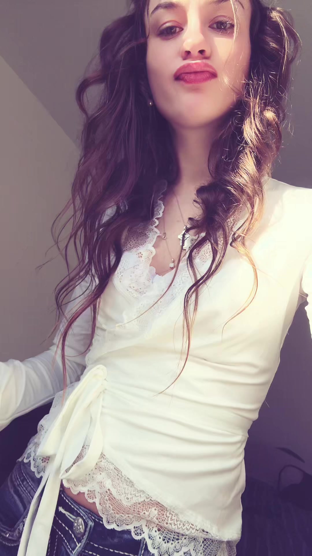 @Bella