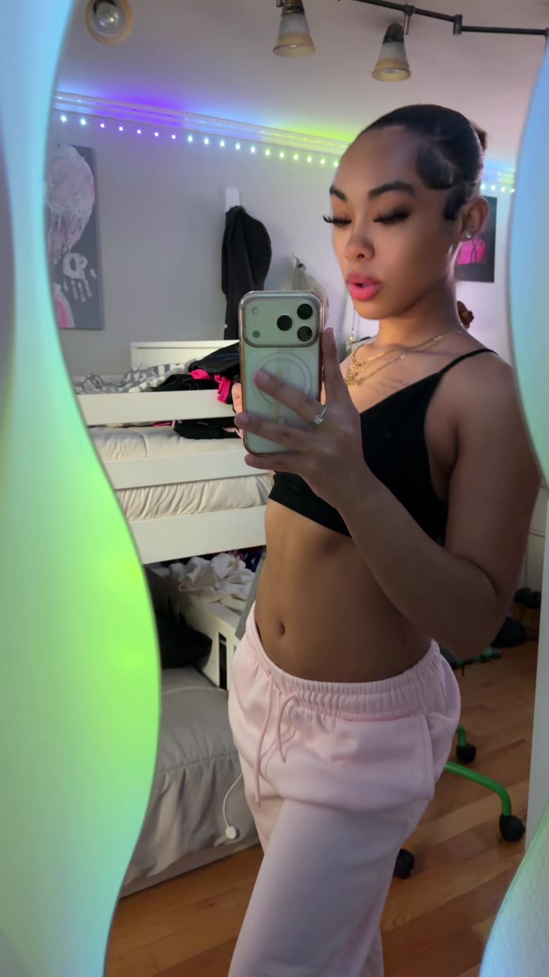 @🧞♀️..
