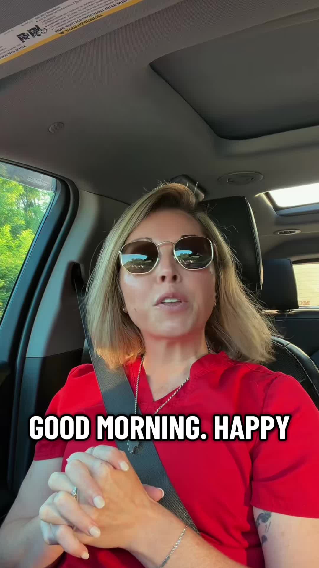 @momica_mama