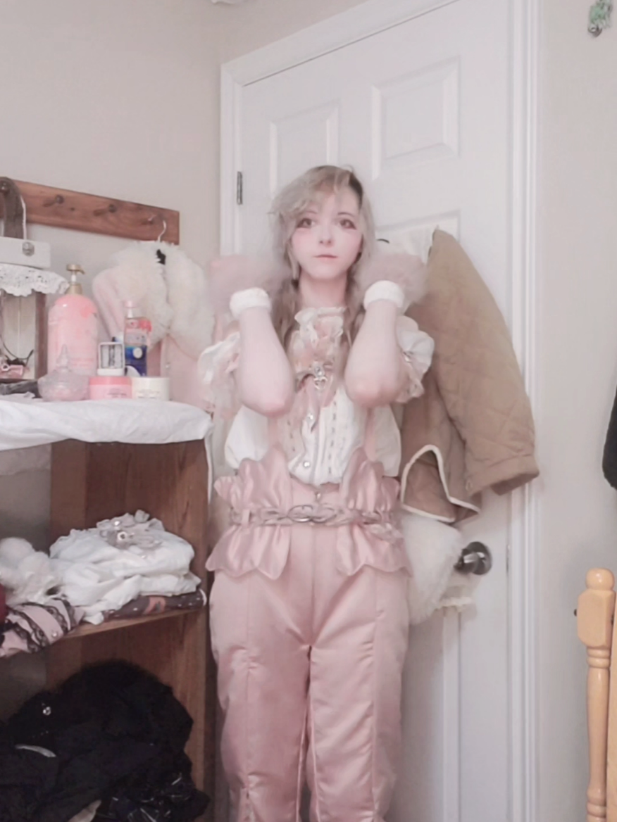 @Kvroii 🌸🇨🇦