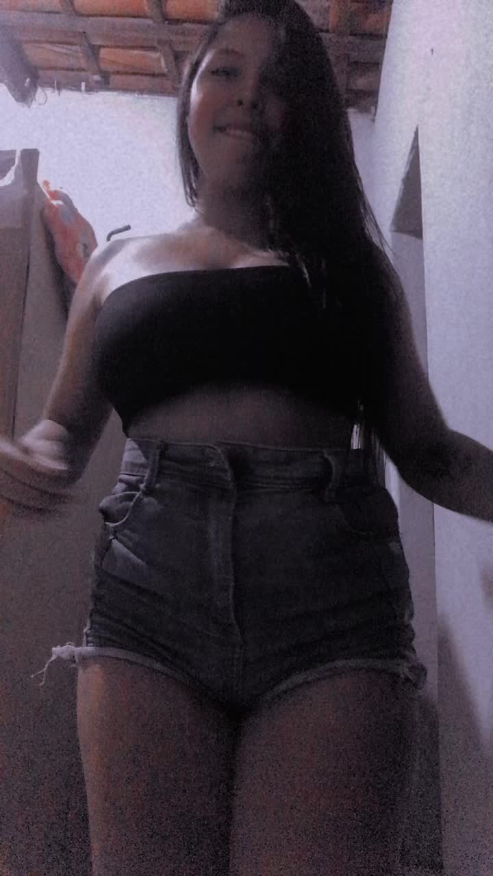 @Taiziinha___2002