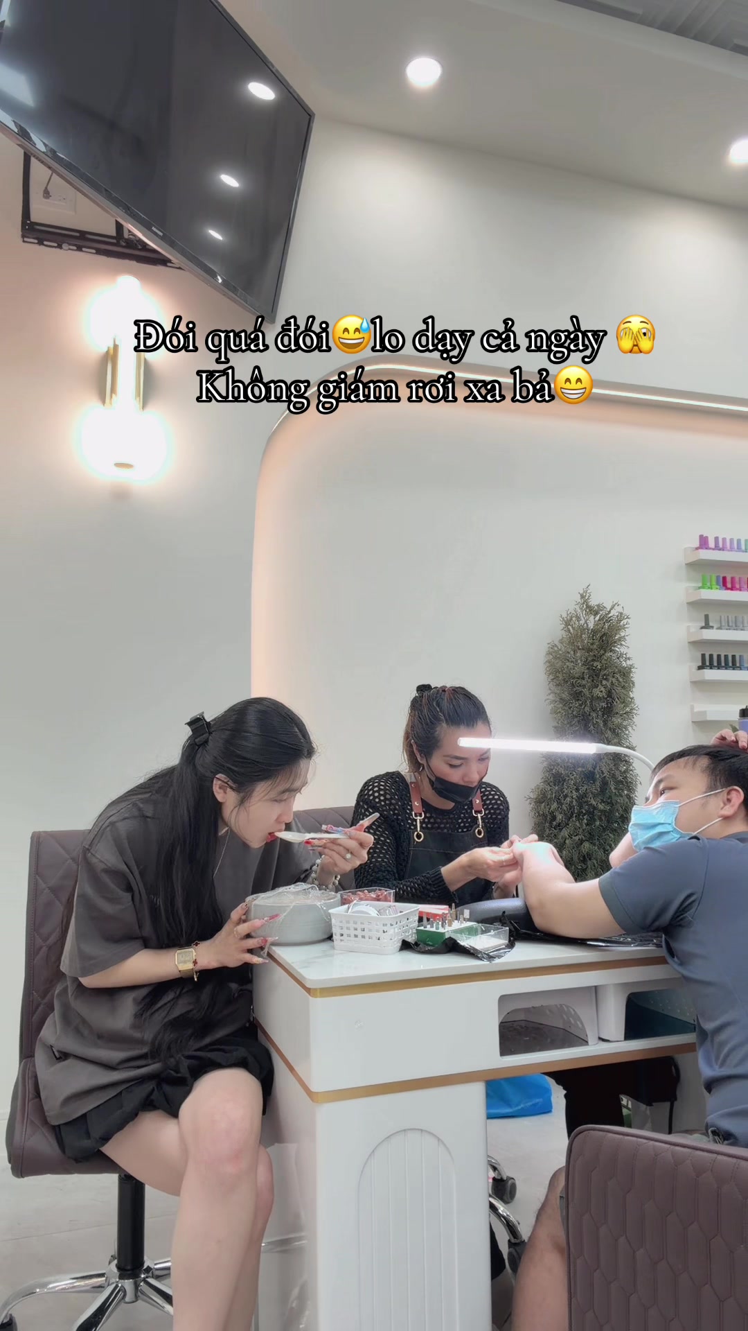 @KimmieNails🇻🇳&hearts;️🇨🇦Tấu H&agrave;i😜