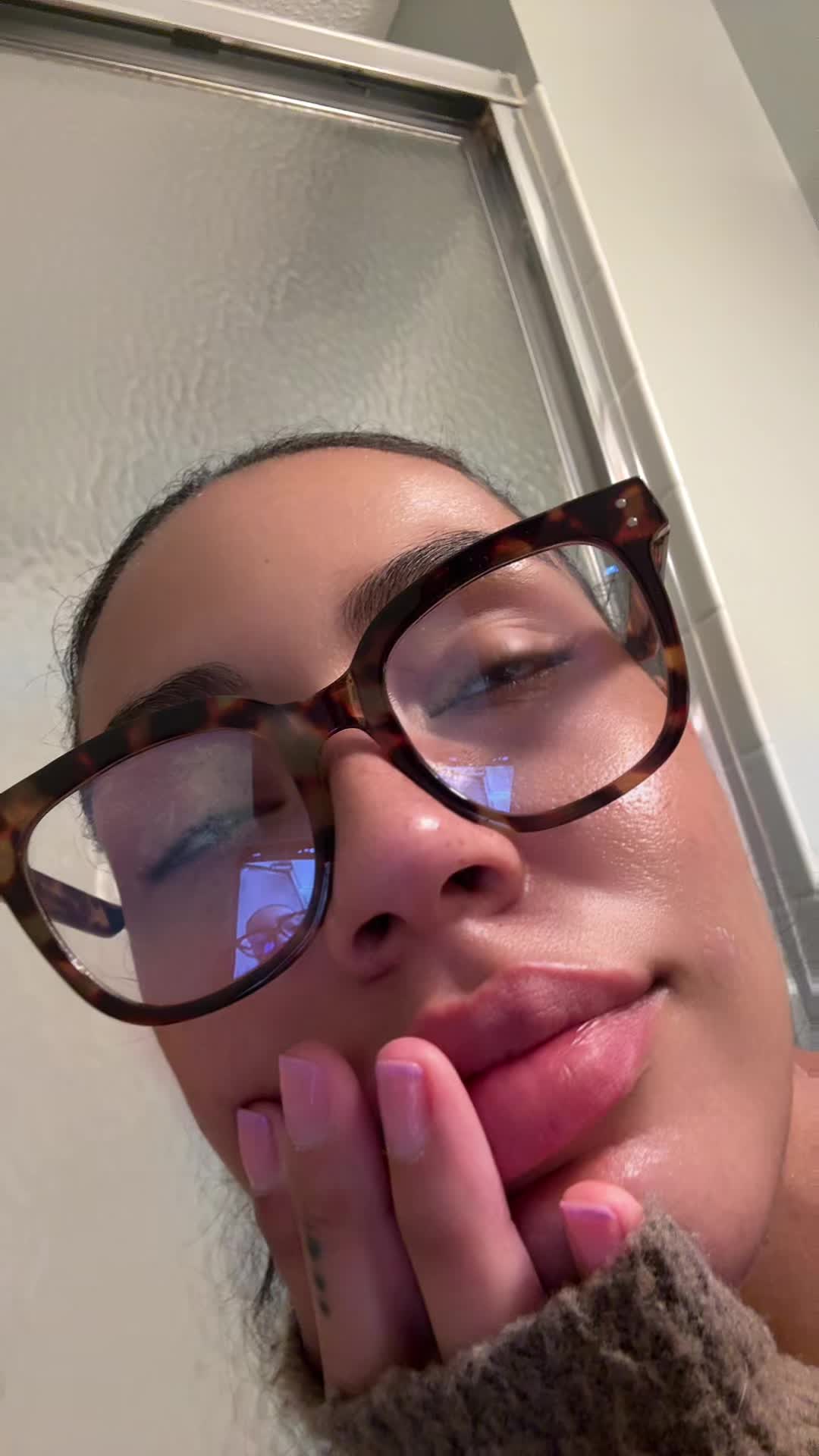 @ALEXUSLESHAY