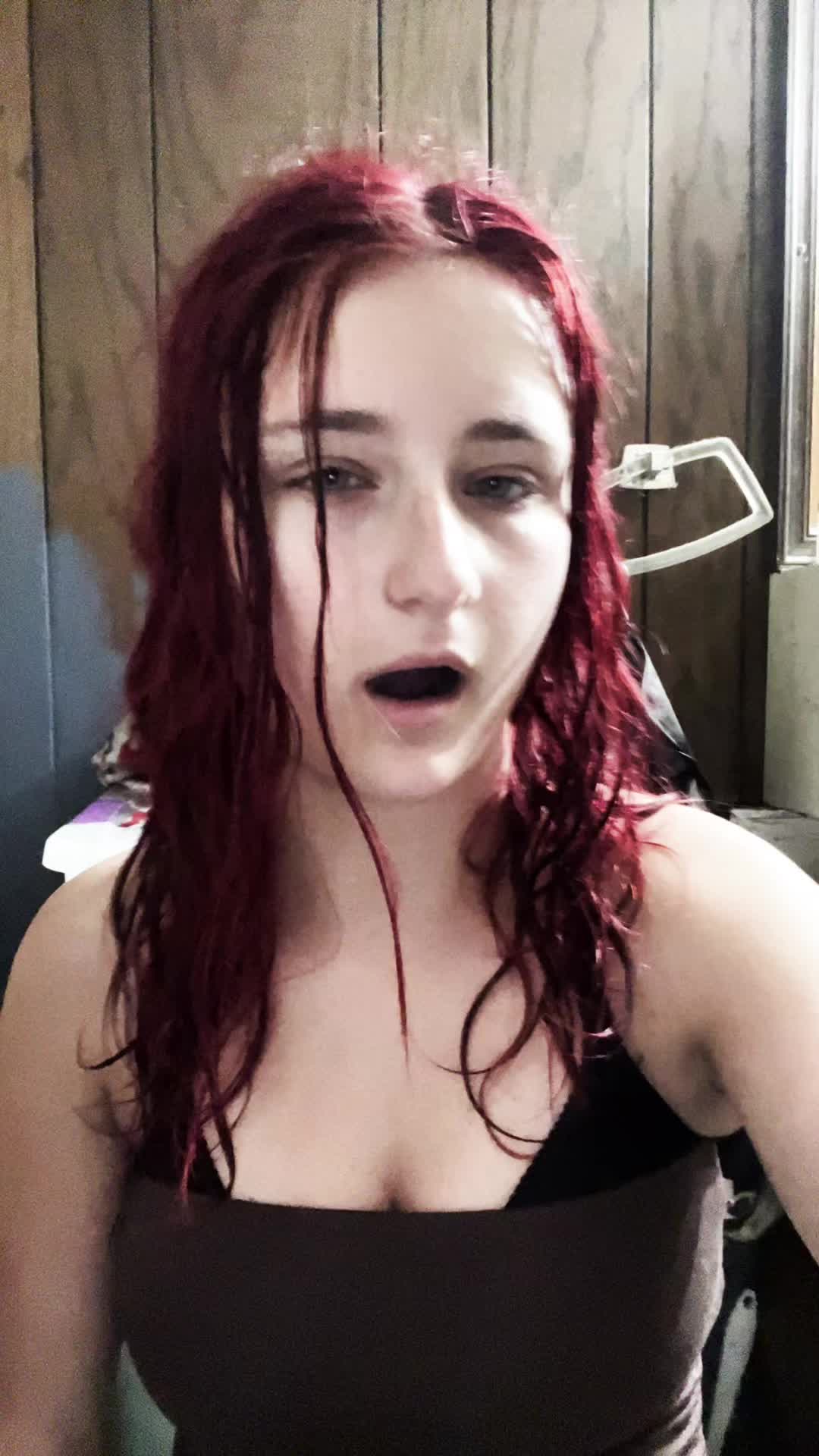 @👻