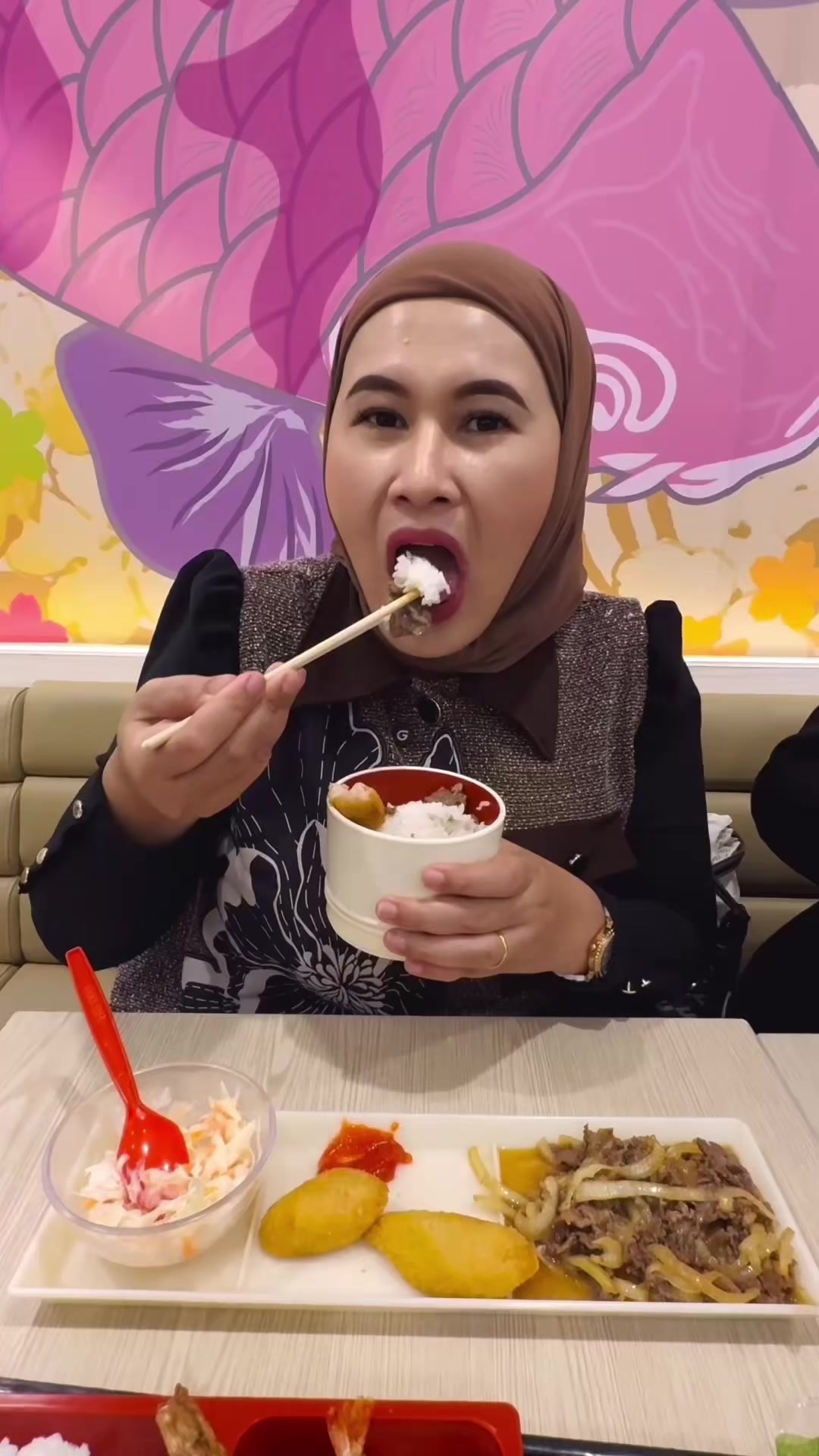 @Mama Akbar Alicia