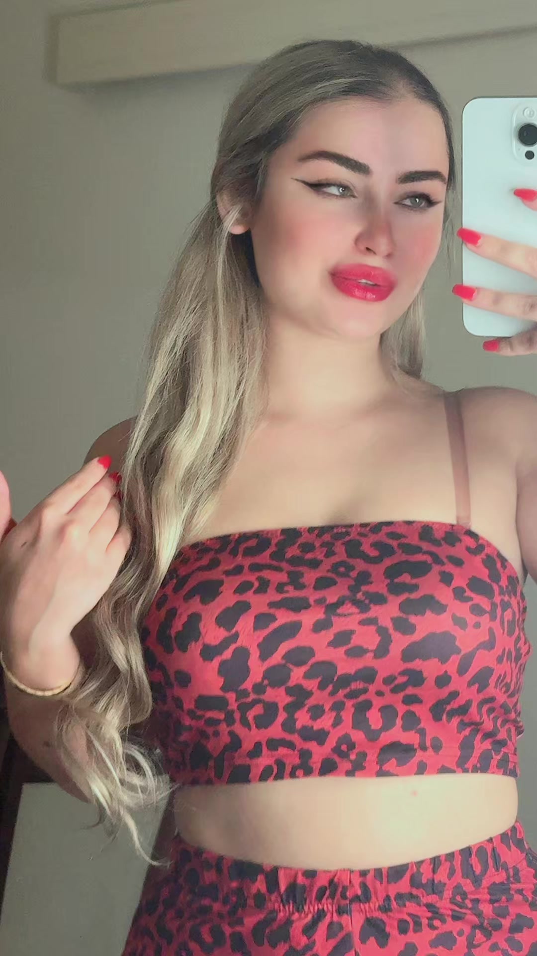@ميمي الشريره 😈💸