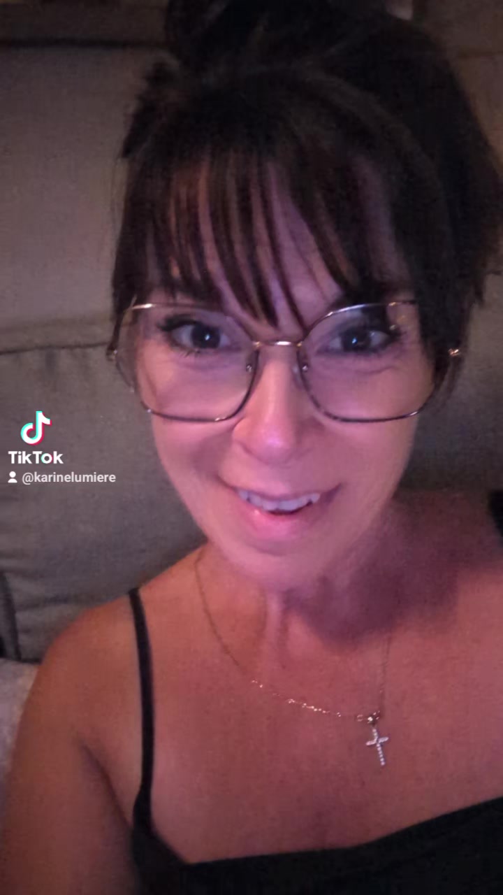 @Karinelumiere