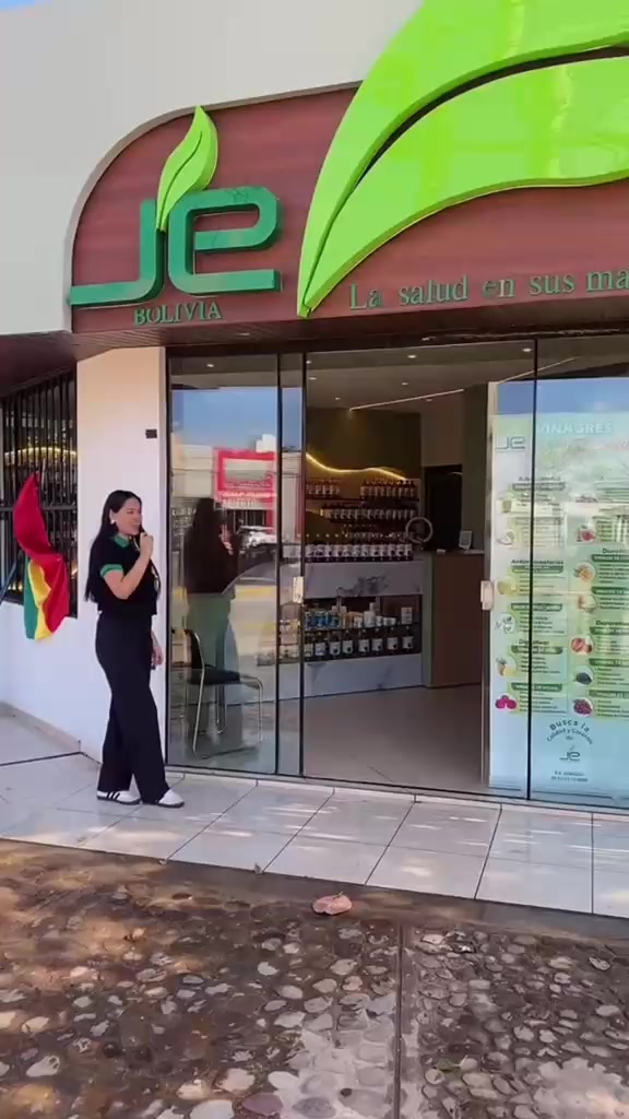 @J E Bolivia