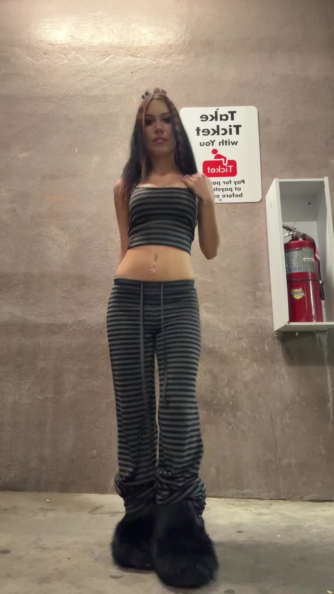 @qh0st1n