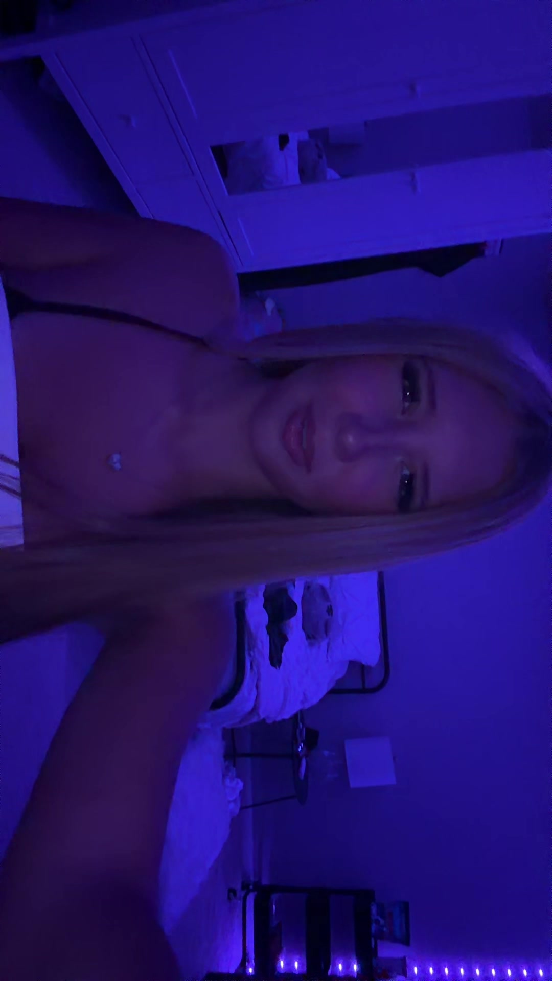 @𝕔𝕙𝕝𝕠𝕖