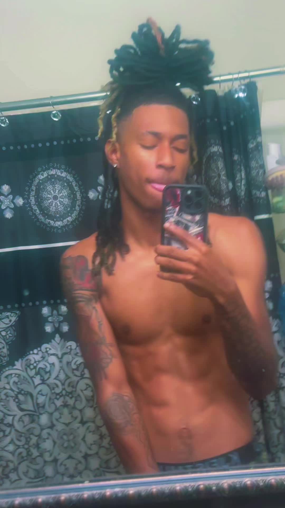 @LilTaeeee