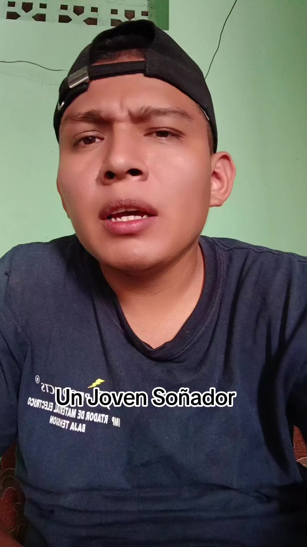 @Un Joven So&ntilde;ador Sv