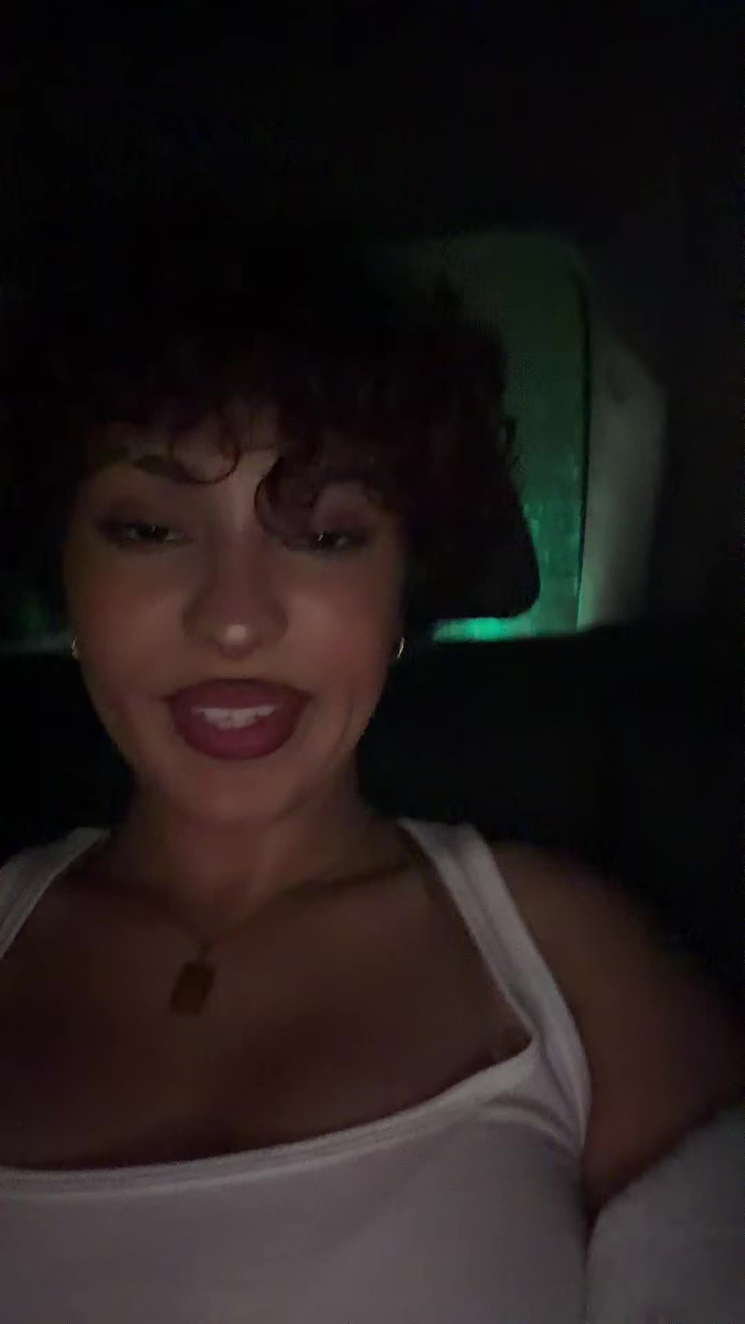 @V 😼