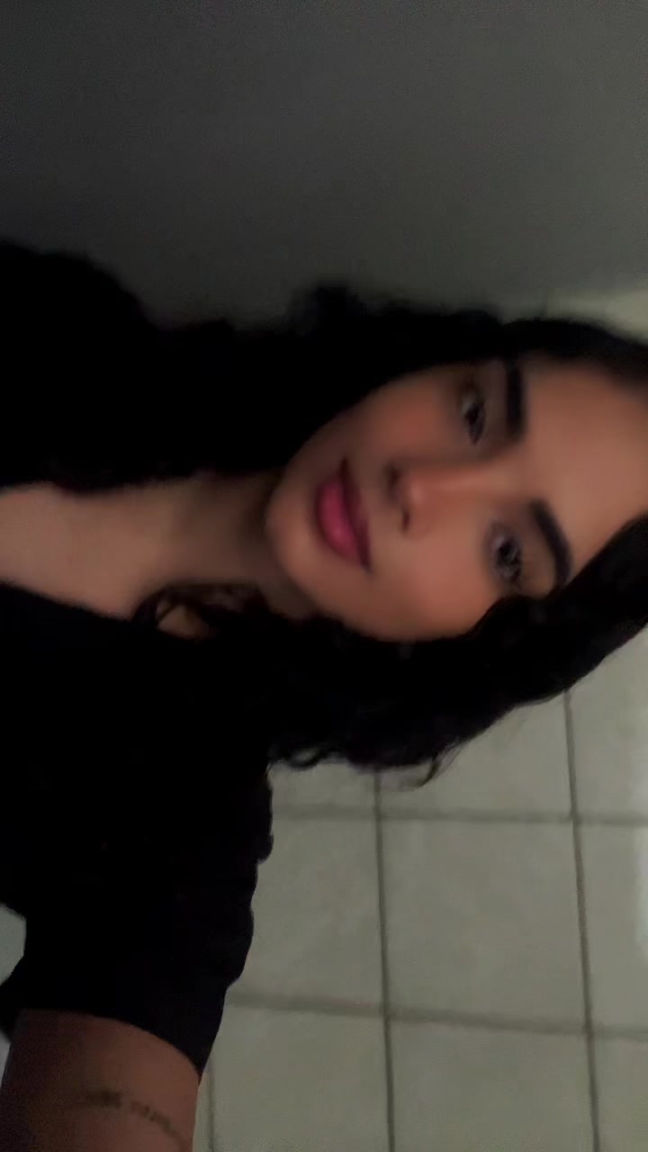 @adrielle_paz