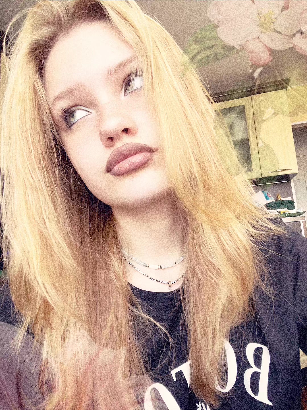 @⋆ ˚｡⋆𖤐𝒌𝒓𝒊𝒔𖤐⋆｡˚ ⋆