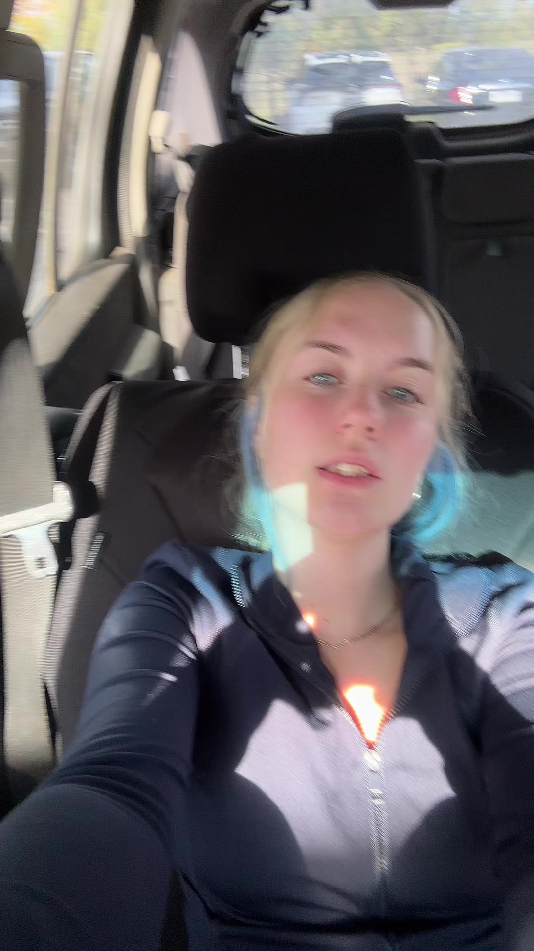 @unironicallyblonde